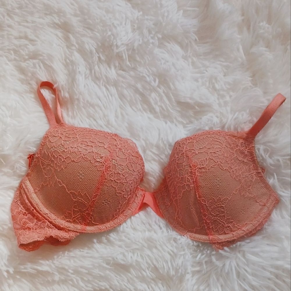 BCBGeneration 34B Underwire Lace Floral Bra